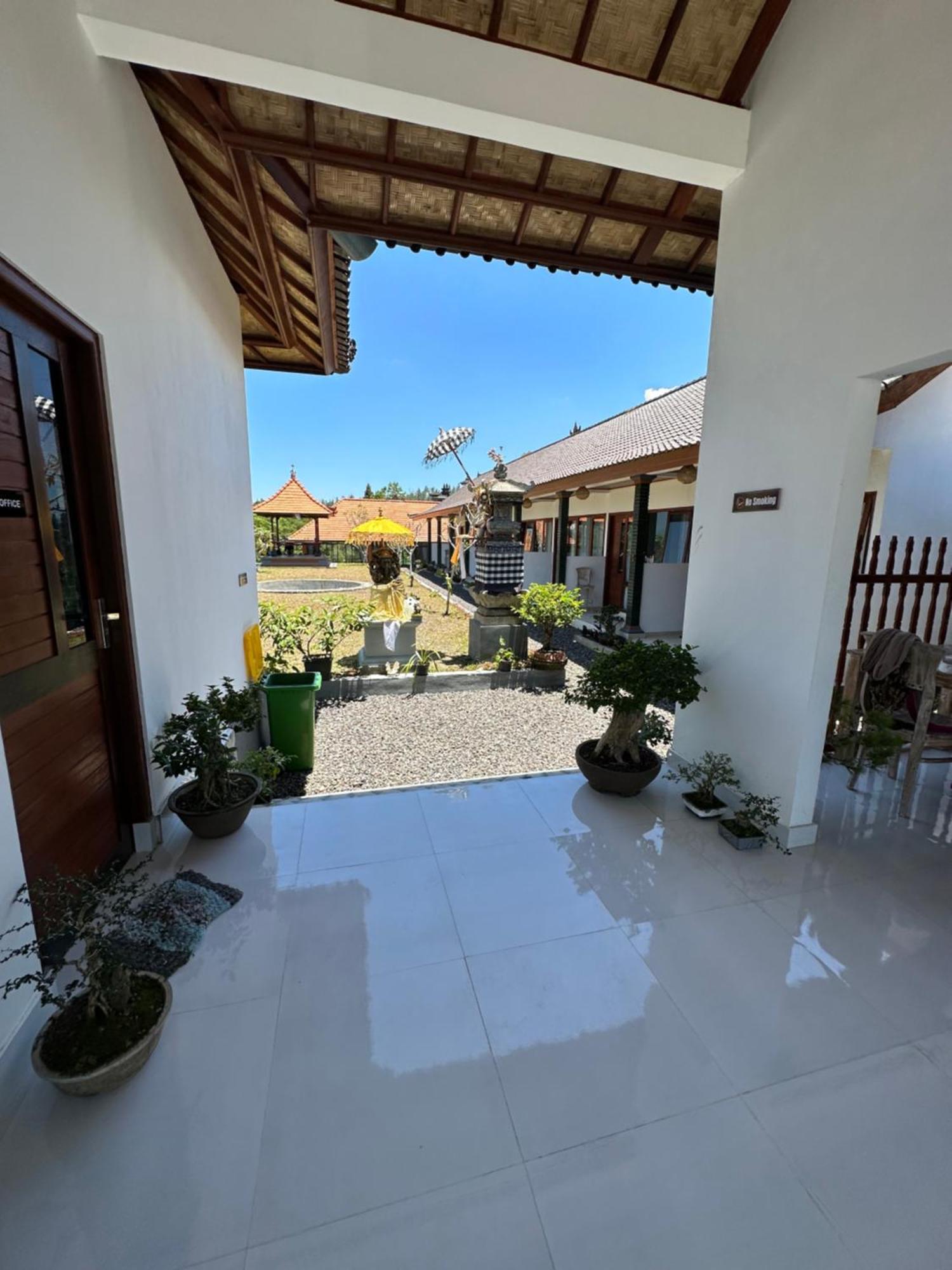 BesakihBali Basuki Retreat Center公寓 外观 照片