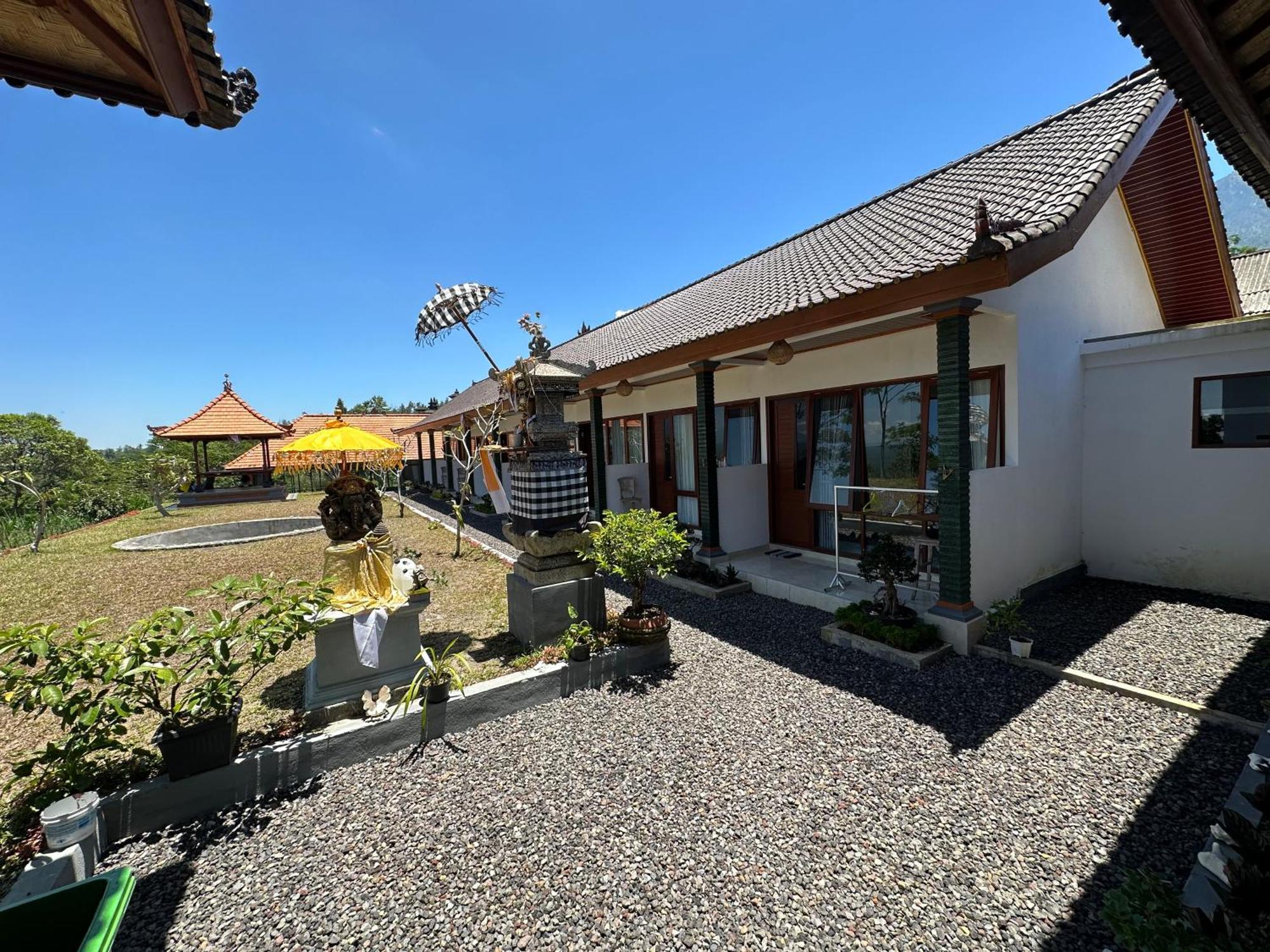 BesakihBali Basuki Retreat Center公寓 外观 照片