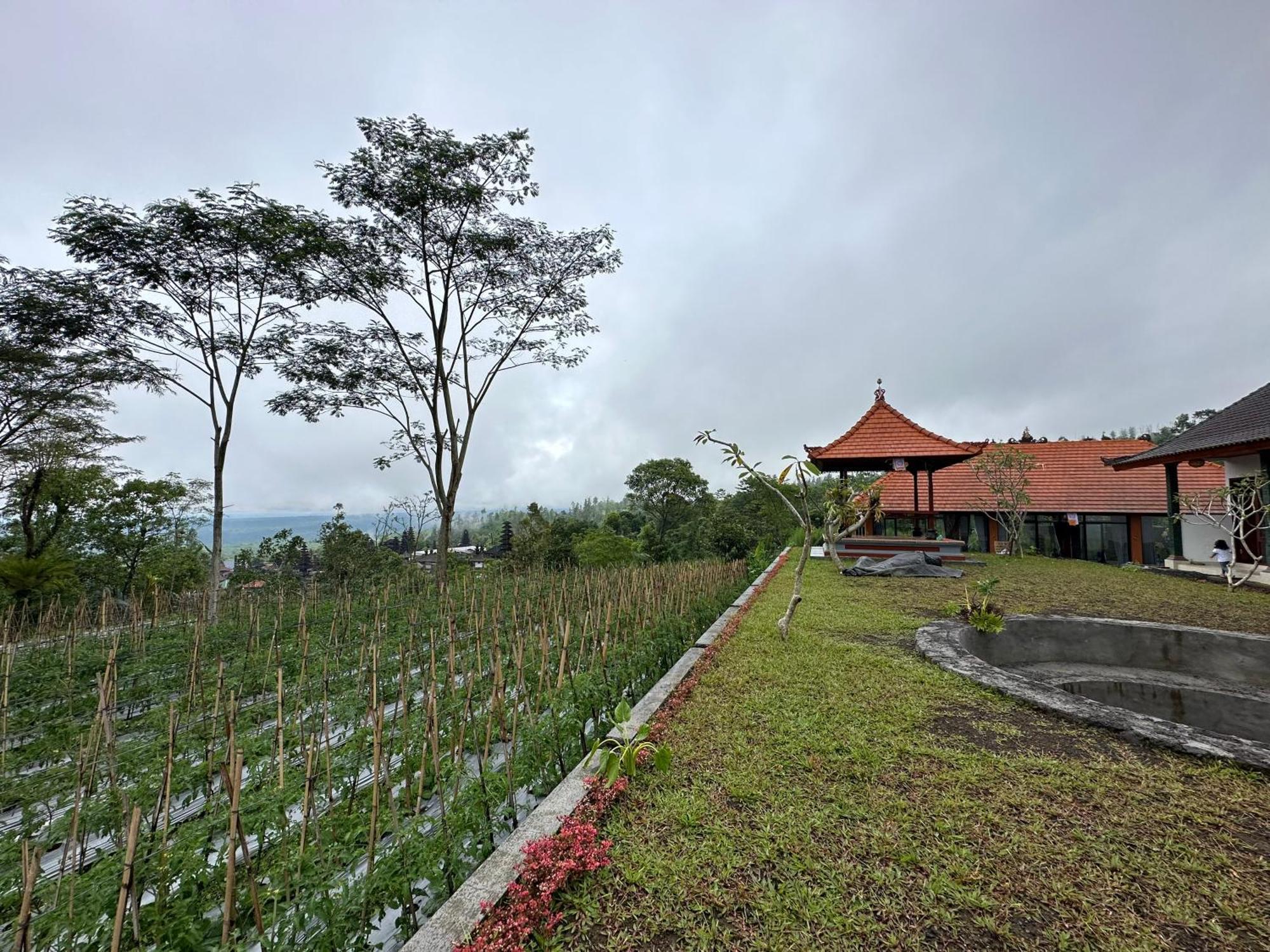 BesakihBali Basuki Retreat Center公寓 外观 照片